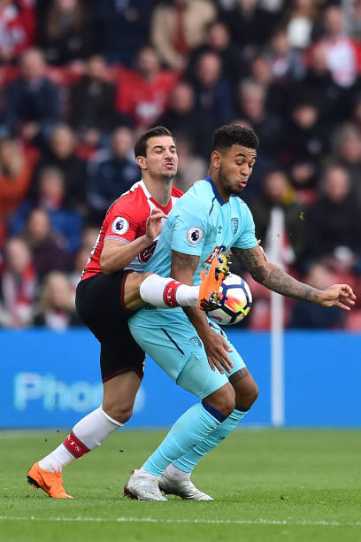 而裁判竟示 而裁判竟示